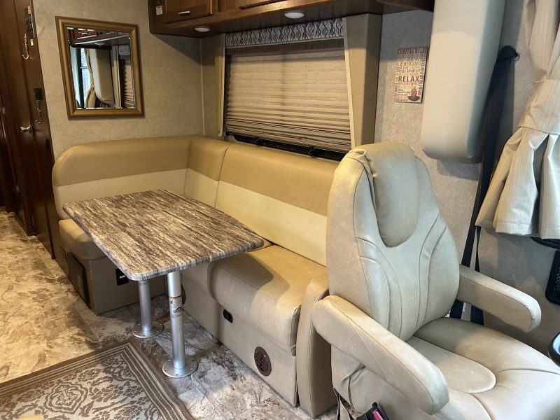 This 2016 Coachmen Pursuit 27 KB Features 362 HP Triton.V10 Ford Engine On a Ford Chassis, Mileage is 31,000